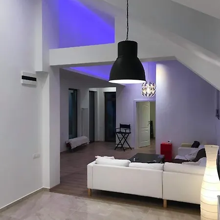Thomas Loft Apartment